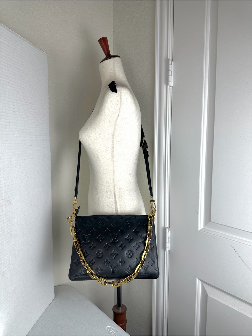 LOUIS VUITTON COUSSIN PM Crossbody/Shoulder bag - Picture 16 of 17